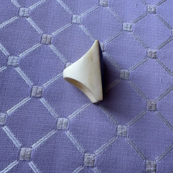 Ring - Picture 2 of 5